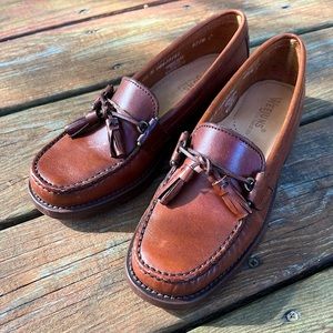 GH Bass Weejuns brown leather tasseled loafers